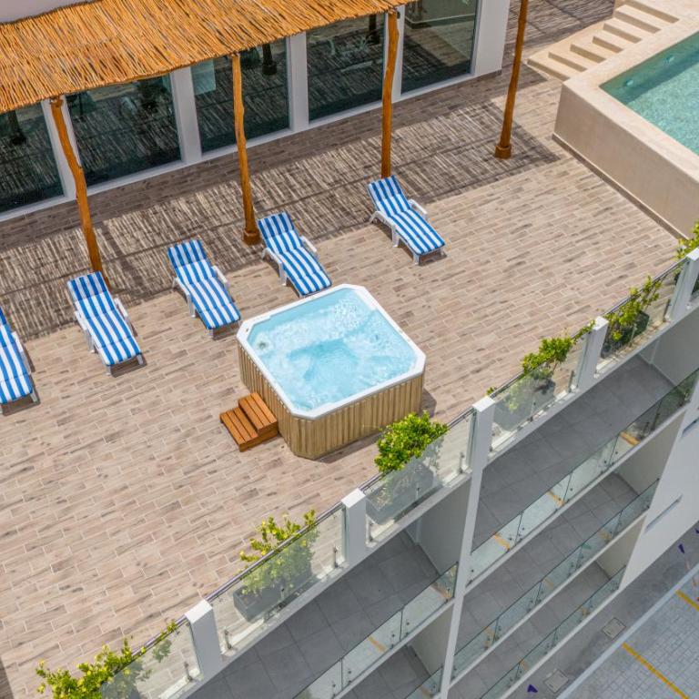 2 BD Suite with Balcony, Gym, Rooftop Pool, Hot Tub - Apartment - 43