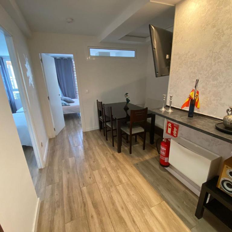 Apartamento en la Rambla Centro Alicante C - Three-Bedroom Apartment - 9