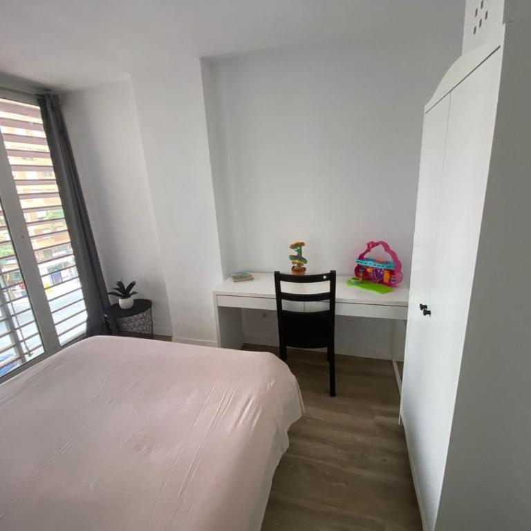 Apartamento en la Rambla Centro Alicante C - Three-Bedroom Apartment - 31