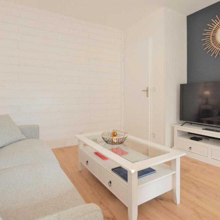 1 Bedroom Stunning Apartment In Cabourg - Appartement 1 Chambre - 2