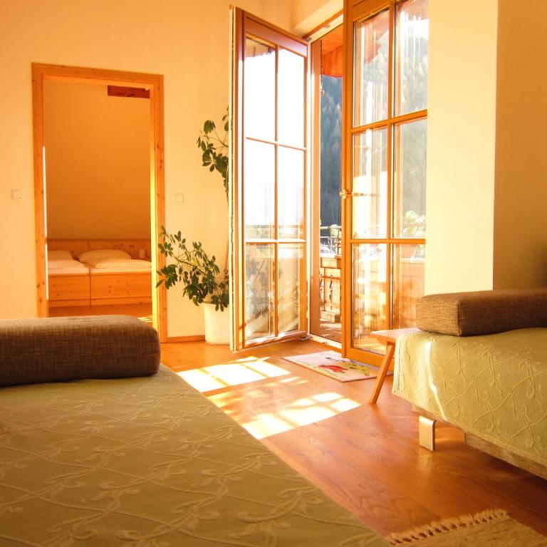 Gut Neusess - Apartment mit Gartenblick - 1