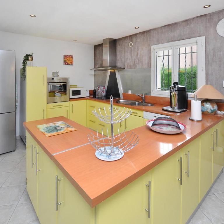 Gorgeous Home In Saint-Cézaire-Sur-Siag - Casa Vacacional de 3 dormitorios - 4
