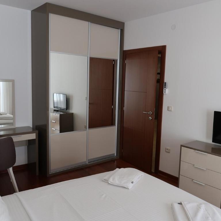 Apartmani LUX Becici - One-Bedroom Apartment - 24