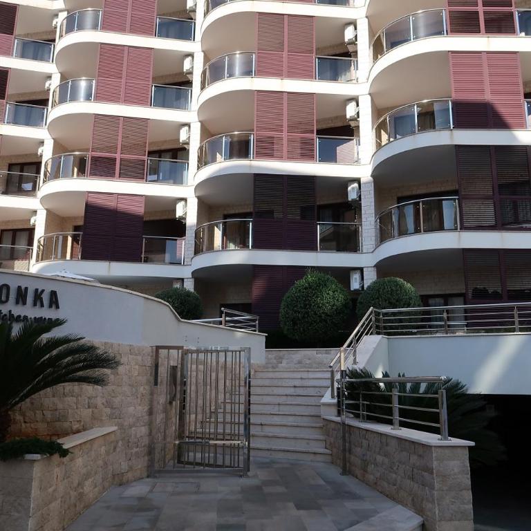 Apartmani LUX Becici - One-Bedroom Apartment - 9