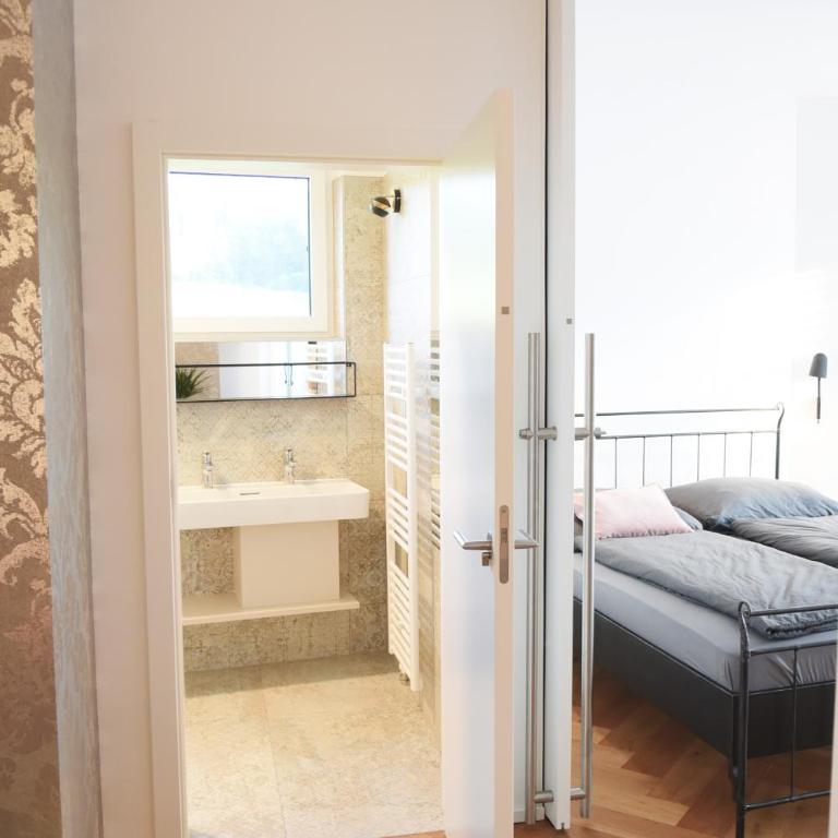 StadtNest - Dachterrassenappartement - One-Bedroom Apartment - 11