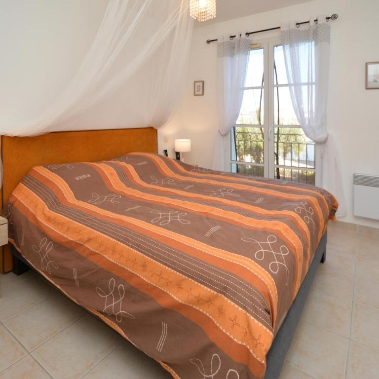 Cozy Home In Aigues-Mortes With Wifi - Three-Bedroom Vacation Home - 4