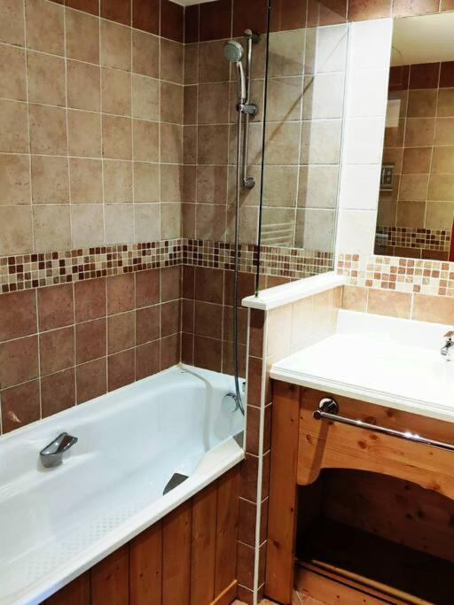 Studio 4 personnes pied des pistes avec piscine - Appartement avec Vue et Balcon - 6