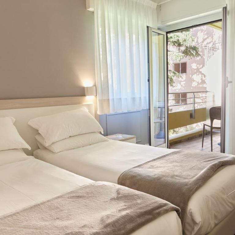 Hôtel Alexandra - Chambre Double ou Lits Jumeaux Économique - 1