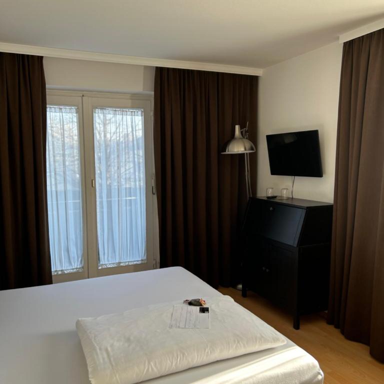 Hotel Berg - Doppelzimmer mit eigenem Bad - 5