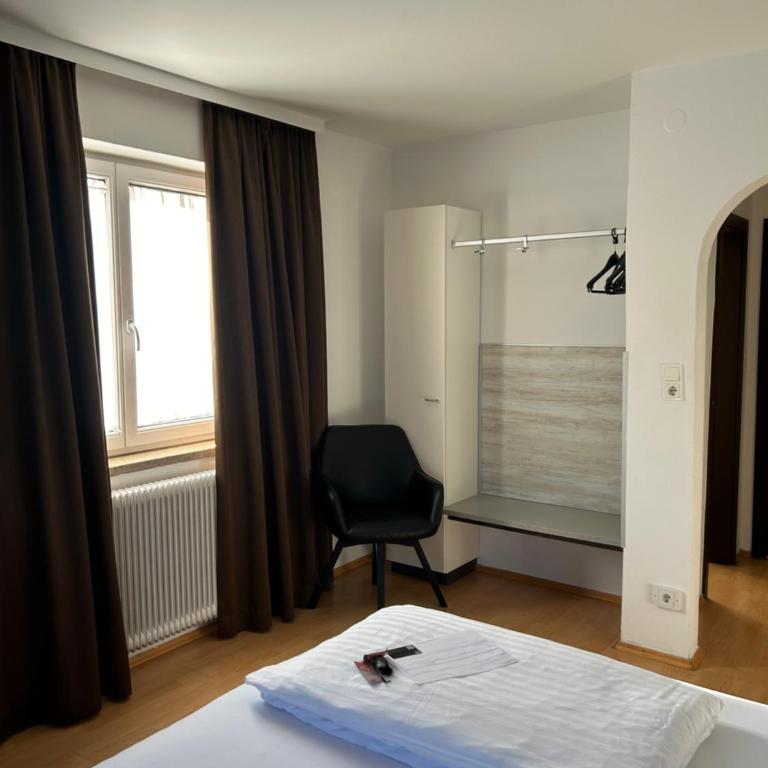 Hotel Berg - Deluxe Doppelzimmer mit Dusche - 2