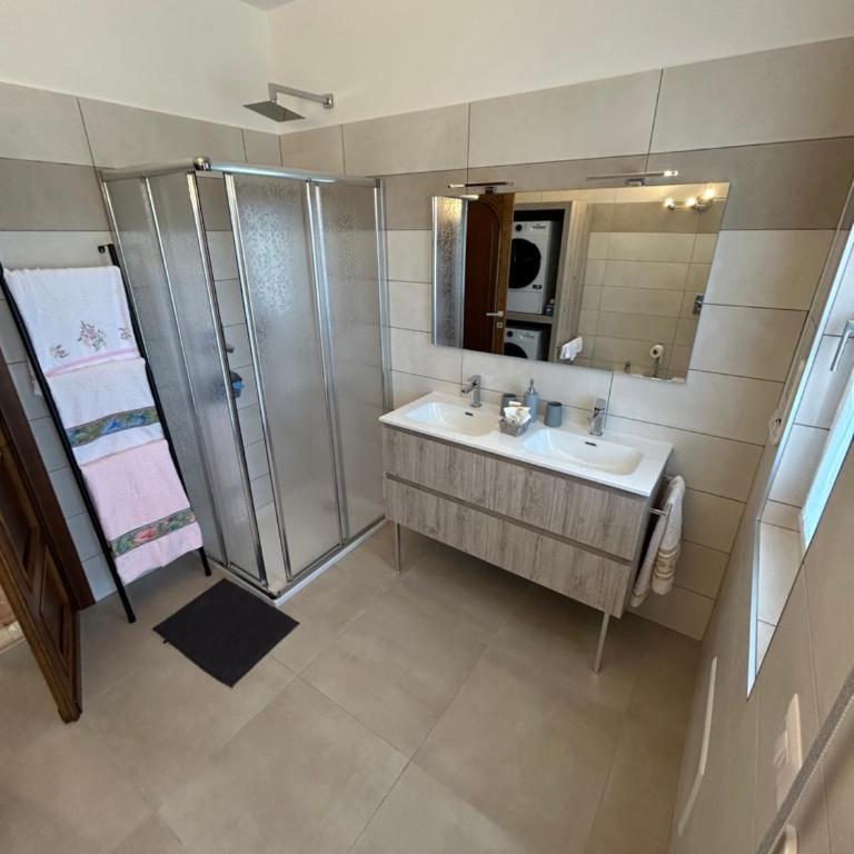 Le Farfalle - Appartamento con 2 Camere da Letto e Vista Lago - 23