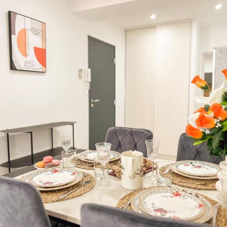 T2 refait à neuf en plein centre-ville de Sanary - Apartment mit 1 Schlafzimmer - 2