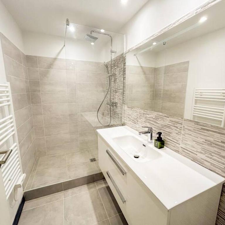 T2 refait à neuf en plein centre-ville de Sanary - Apartment mit 1 Schlafzimmer - 12