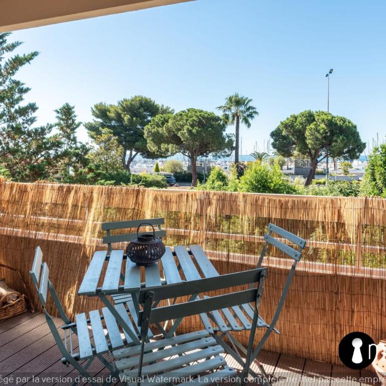Air-conditioned apartment facing the port of Saint Laurent with 2 bedrooms - Appartement - 1