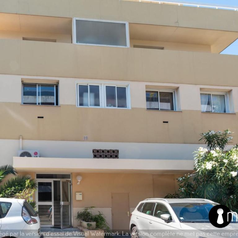 Air-conditioned apartment facing the port of Saint Laurent with 2 bedrooms - Appartement - 8