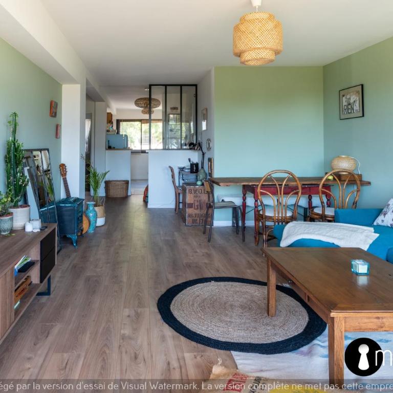 Air-conditioned apartment facing the port of Saint Laurent with 2 bedrooms - Appartement - 10