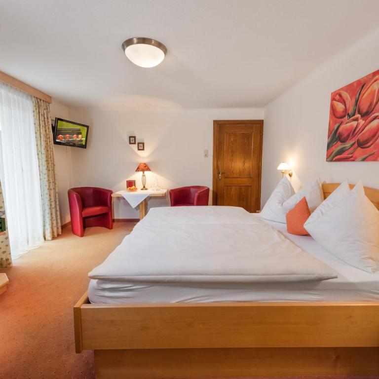 Pension Maria - Doppelzimmer mit Balkon - 4