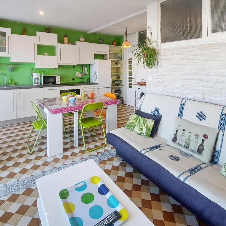 Awesome Apartment In Saint-Étienne With Wifi - Appartement 1 Chambre - 1