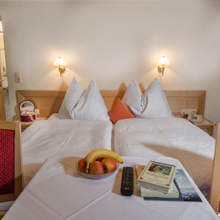 Pension Maria - Doppelzimmer mit Balkon - 1
