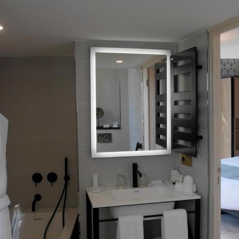 Splendid Hôtel & Spa - Chambre Triple Deluxe avec Terrasse et Accès au Spa (sur Réservation) - 4