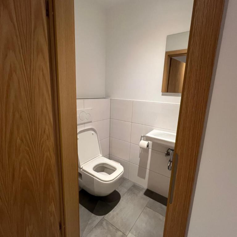 KemptenCityHostPlus-Unterkunft Charme im Denkmal - Familienzimmer mit Gemeinschaftsbad - 12