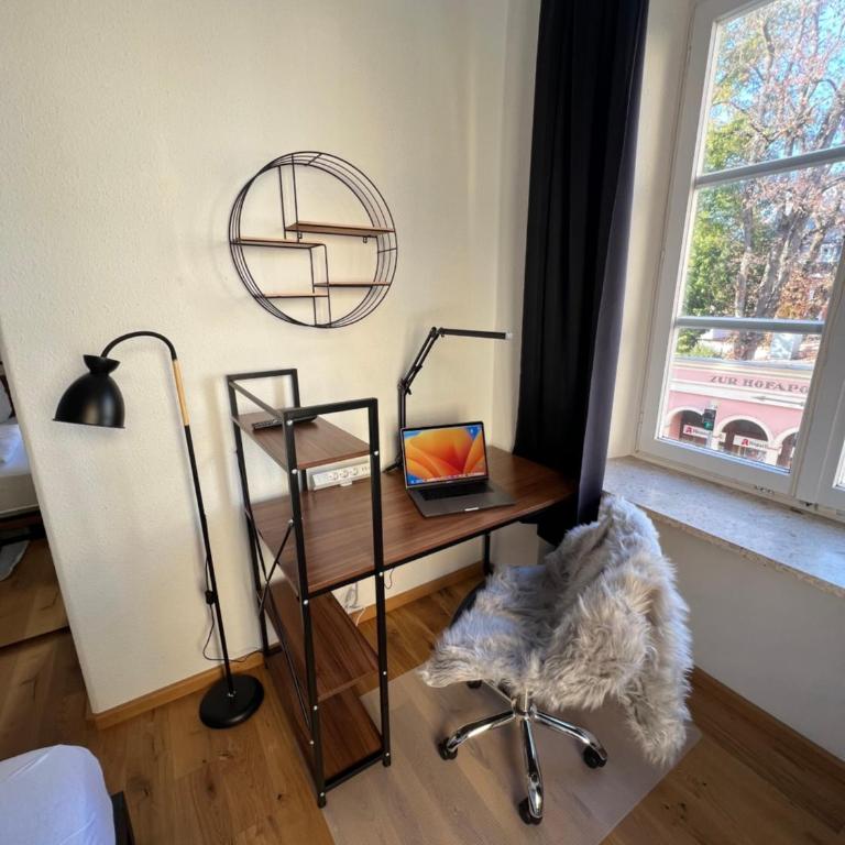 KemptenCityHostPlus-Unterkunft Charme im Denkmal - Doppelzimmer mit Gemeinschaftsbad - 1