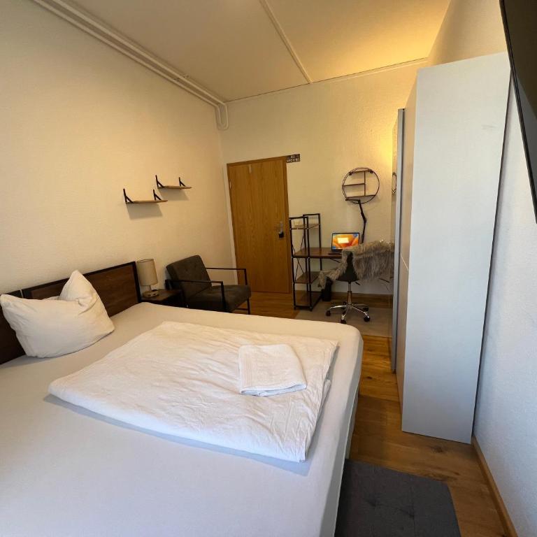 KemptenCityHostPlus-Unterkunft Charme im Denkmal - Doppelzimmer mit Gemeinschaftsbad - 9