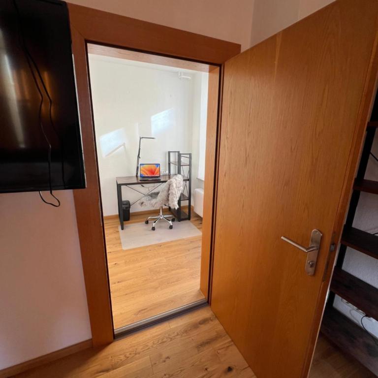 KemptenCityHostPlus-Unterkunft Charme im Denkmal - Vierbettzimmer mit Gemeinschaftsbad - 10