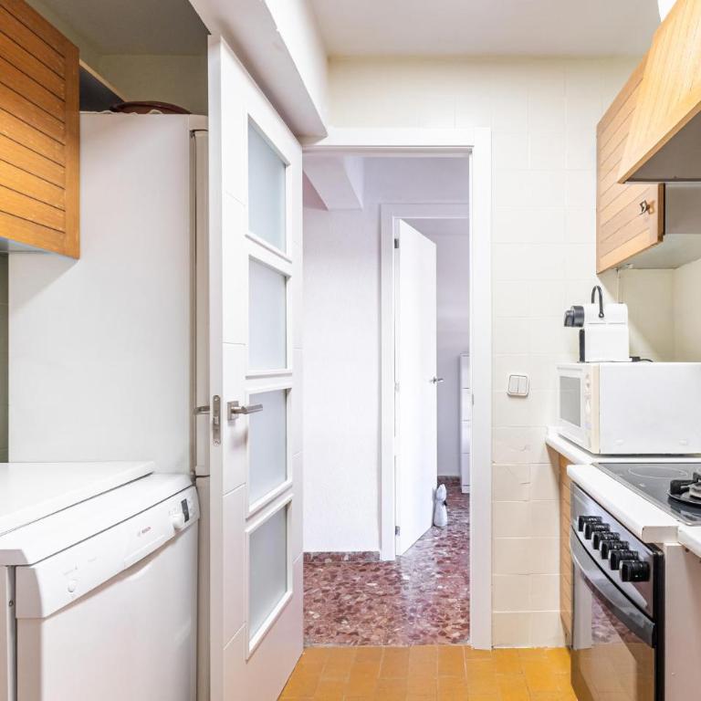 Beautiful Apartment In El Campello - Apartamento de 3 dormitorios - 3