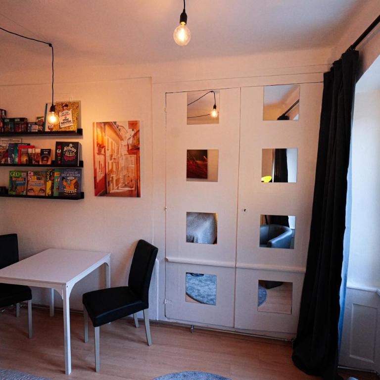 La Belle Etoile - Double or Twin Room with Bathroom - 10