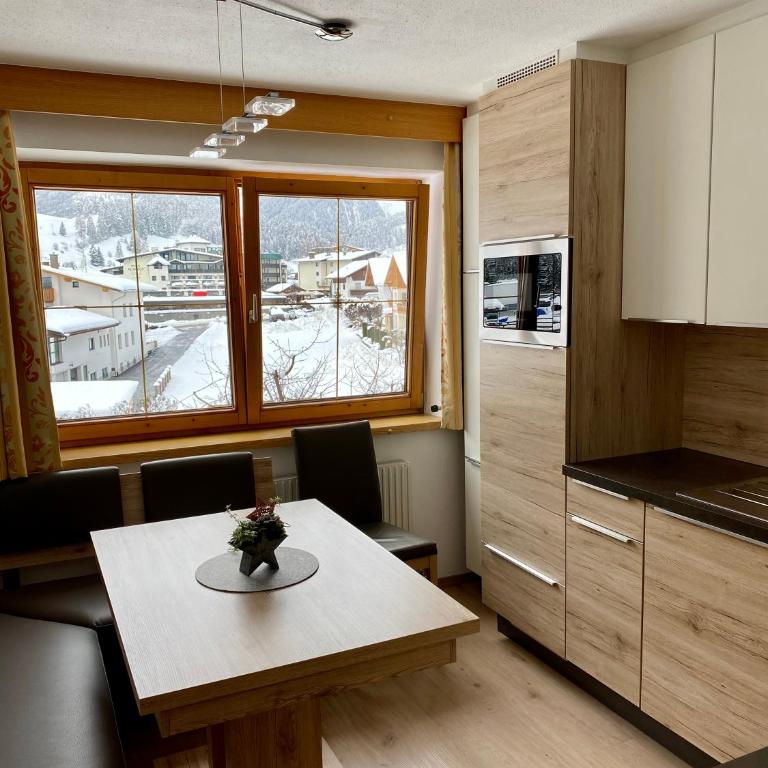 Valdafur Suites - Apartment mit 2 Schlafzimmern und Bergblick - 4