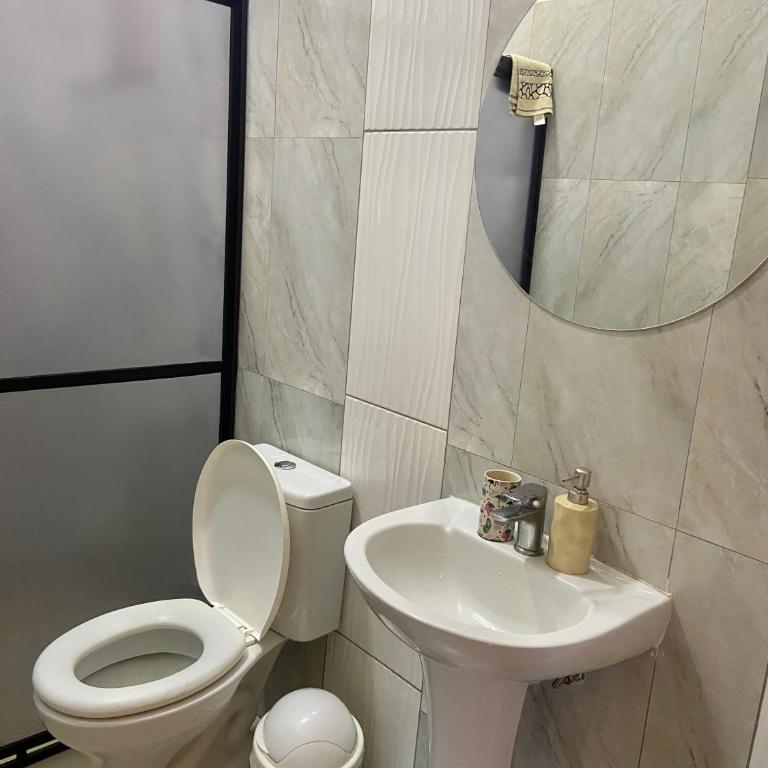 Departamento al lado de Fortis - Apartamento con balcón - 9