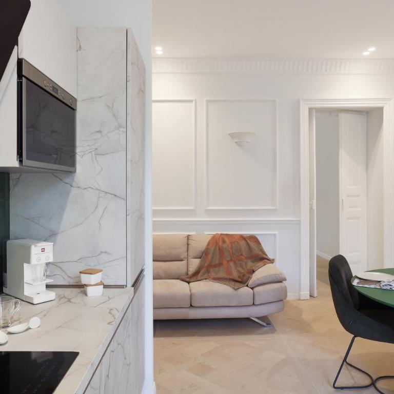 Gioberti's Apartment - 100 sqm - 2 Bedrooms and Free Private Parking in the Center - Appartamento con 2 Camere da Letto e Balcone - 13