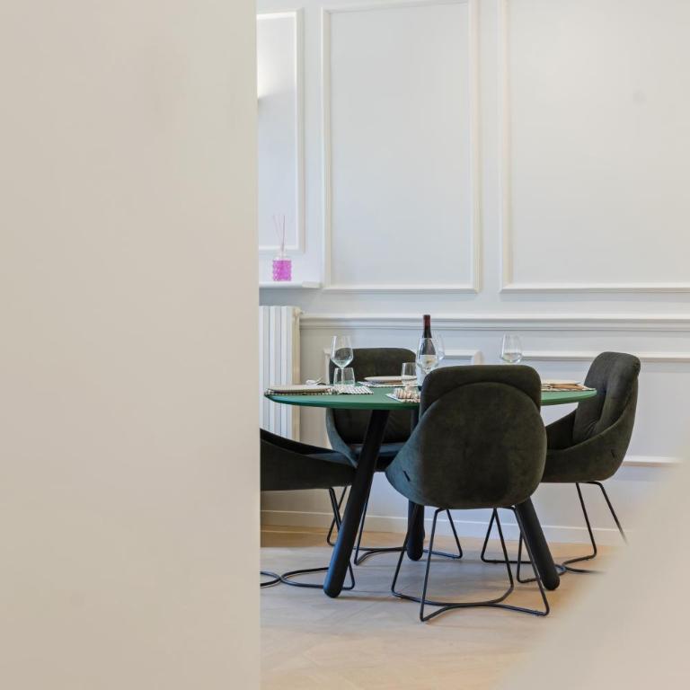 Gioberti's Apartment - 100 sqm - 2 Bedrooms and Free Private Parking in the Center - Appartamento con 2 Camere da Letto e Balcone - 24