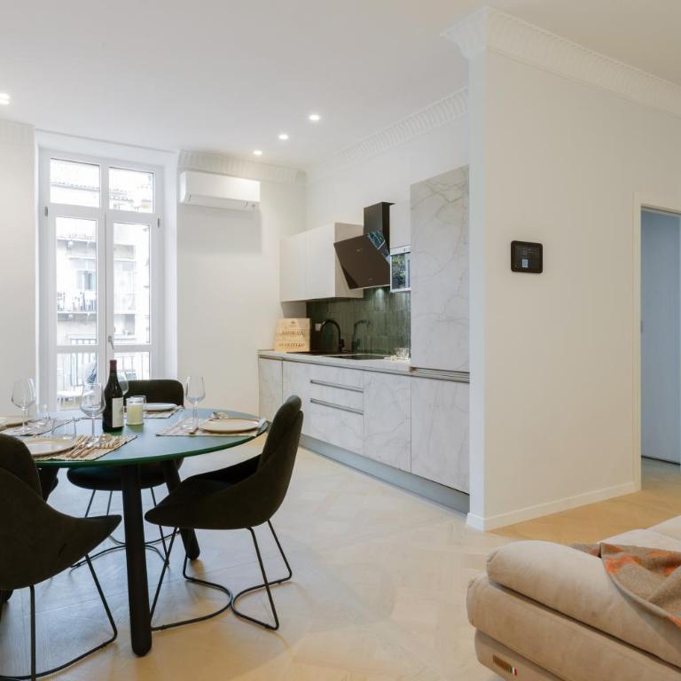 Gioberti's Apartment - 100 sqm - 2 Bedrooms and Free Private Parking in the Center - Appartamento con 2 Camere da Letto e Balcone - 32