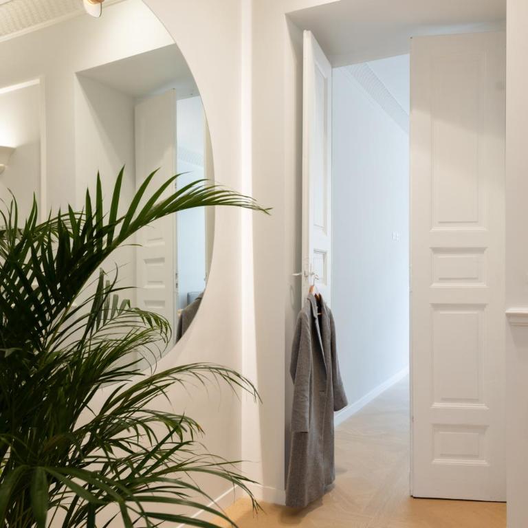 Gioberti's Apartment - 100 sqm - 2 Bedrooms and Free Private Parking in the Center - Appartamento con 2 Camere da Letto e Balcone - 38