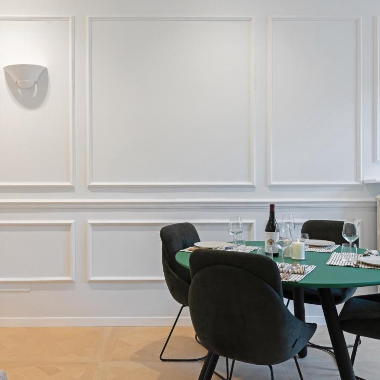 Gioberti's Apartment - 100 sqm - 2 Bedrooms and Free Private Parking in the Center - Appartamento con 2 Camere da Letto e Balcone - 50