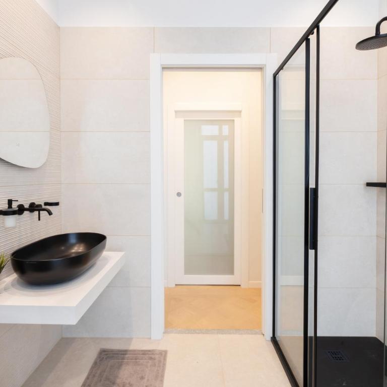 Gioberti's Apartment - 100 sqm - 2 Bedrooms and Free Private Parking in the Center - Appartamento con 2 Camere da Letto e Balcone - 15