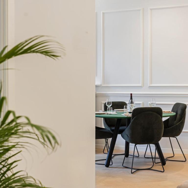 Gioberti's Apartment - 100 sqm - 2 Bedrooms and Free Private Parking in the Center - Appartamento con 2 Camere da Letto e Balcone - 54