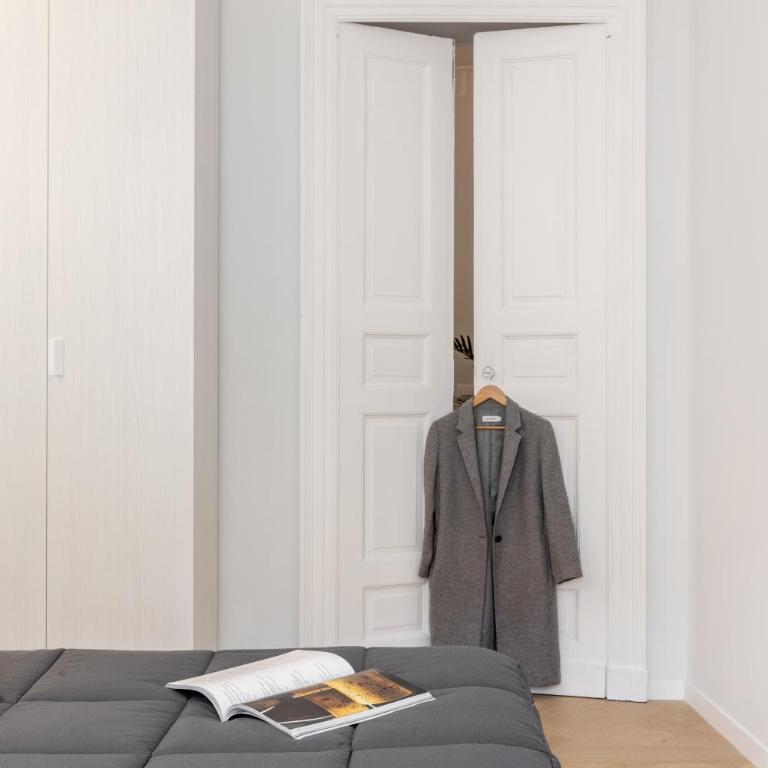 Gioberti's Apartment - 100 sqm - 2 Bedrooms and Free Private Parking in the Center - Appartamento con 2 Camere da Letto e Balcone - 63