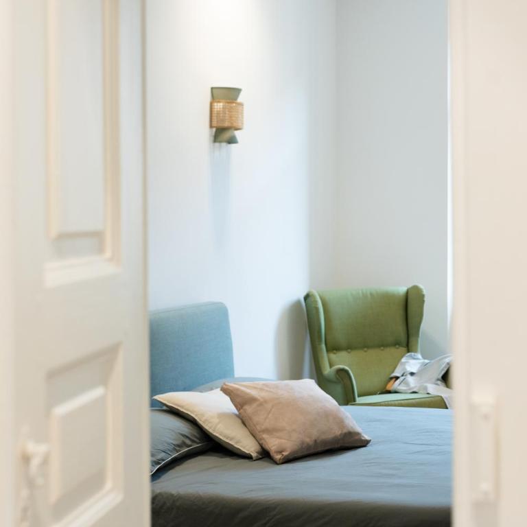 Gioberti's Apartment - 100 sqm - 2 Bedrooms and Free Private Parking in the Center - Appartamento con 2 Camere da Letto e Balcone - 67