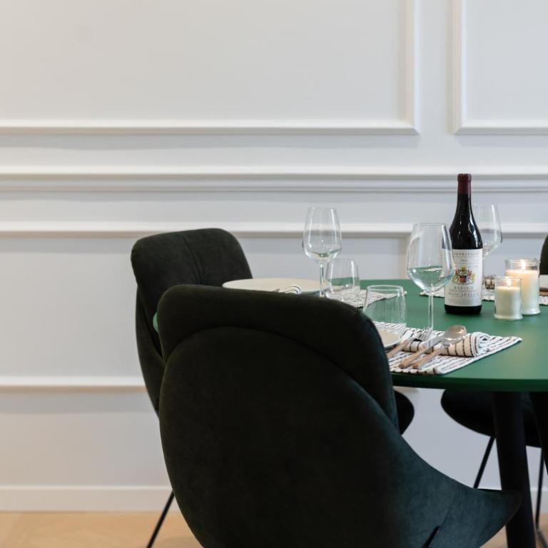 Gioberti's Apartment - 100 sqm - 2 Bedrooms and Free Private Parking in the Center - Appartamento con 2 Camere da Letto e Balcone - 73