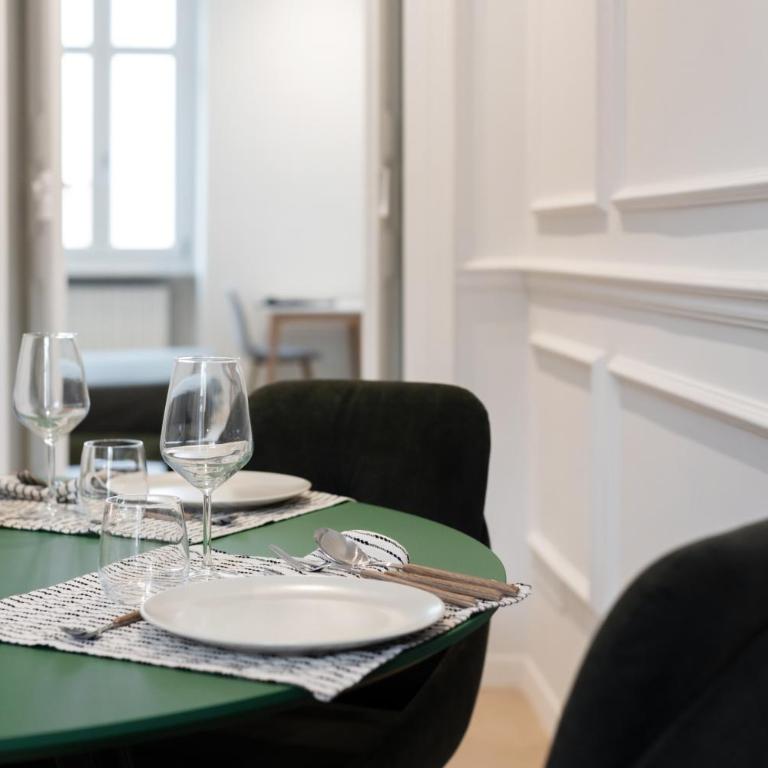 Gioberti's Apartment - 100 sqm - 2 Bedrooms and Free Private Parking in the Center - Appartamento con 2 Camere da Letto e Balcone - 80