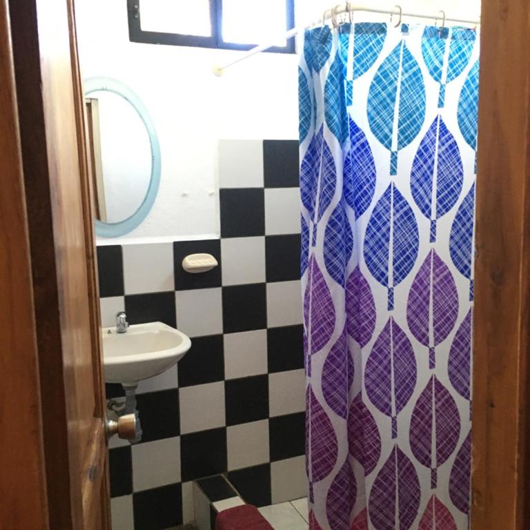 Hostal Suiza - Habitación Doble con baño privado - 1