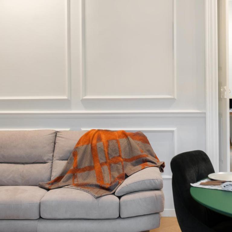 Gioberti's Apartment - 100 sqm - 2 Bedrooms and Free Private Parking in the Center - Appartamento con 2 Camere da Letto e Balcone - 89