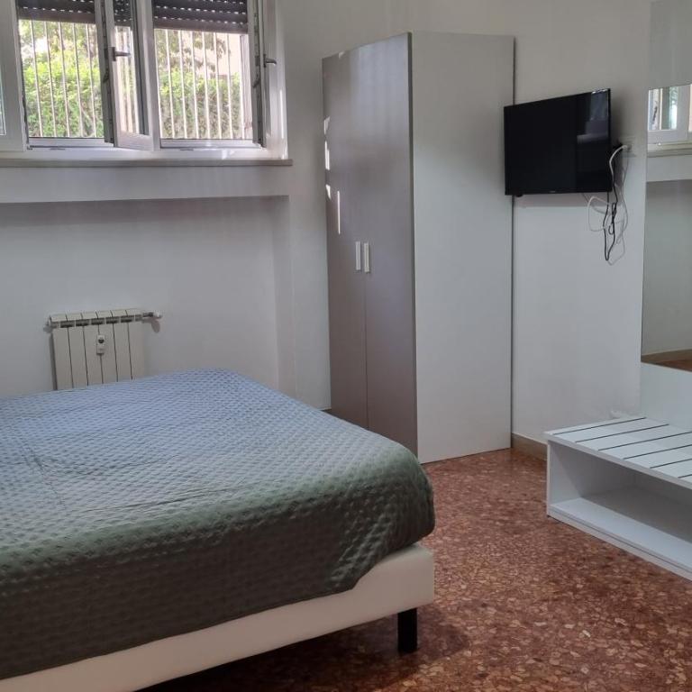 BAM BAM TIBURTINA Guesthouse - Double Room with Private Bathroom - 16