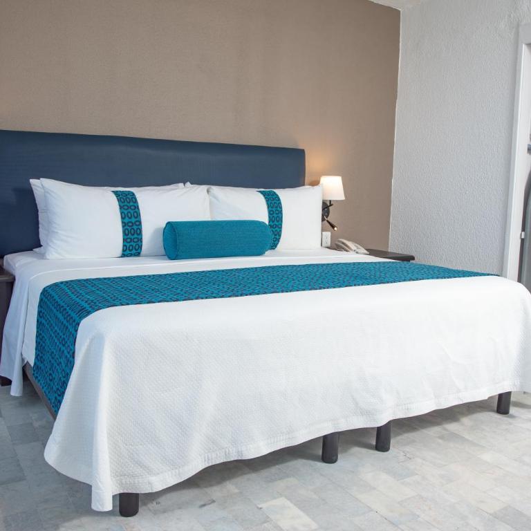 Ritz Acapulco All Inclusive - Habitación con cama extragrande. - 4