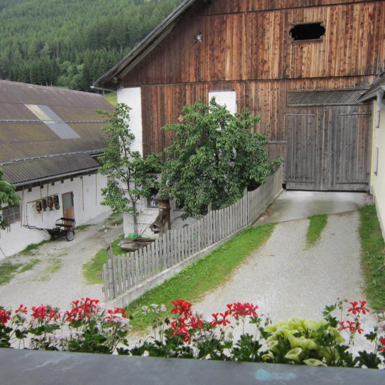 Gut Neusess - Apartment mit 2 Schlafzimmern und Balkon - 4