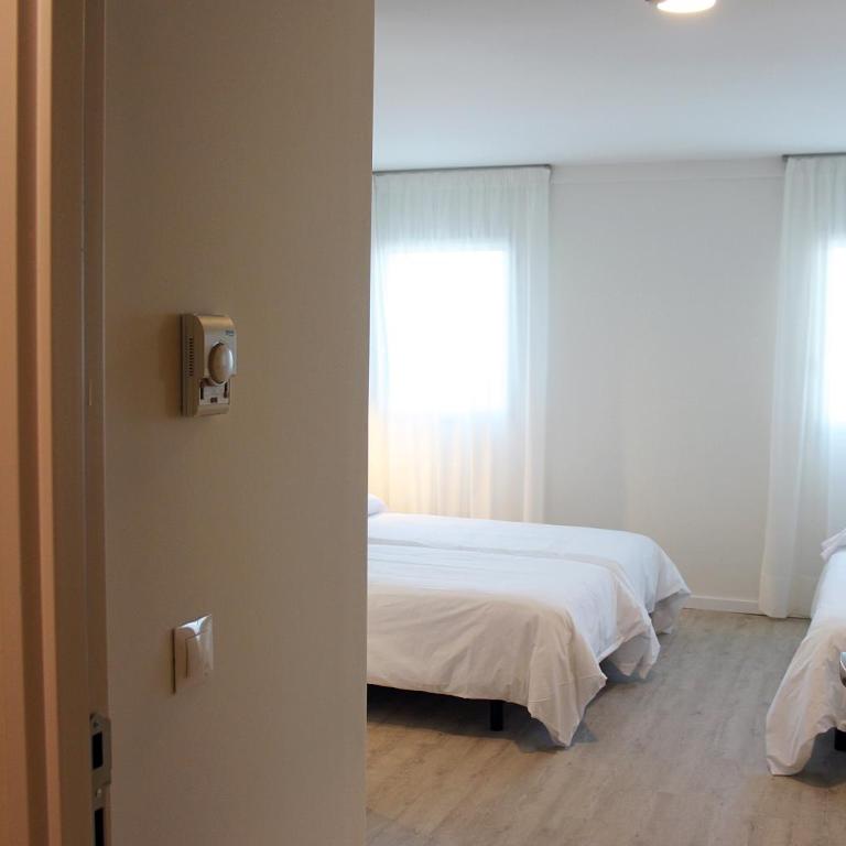 Checkin Urban Nevada - Triple Room - 3