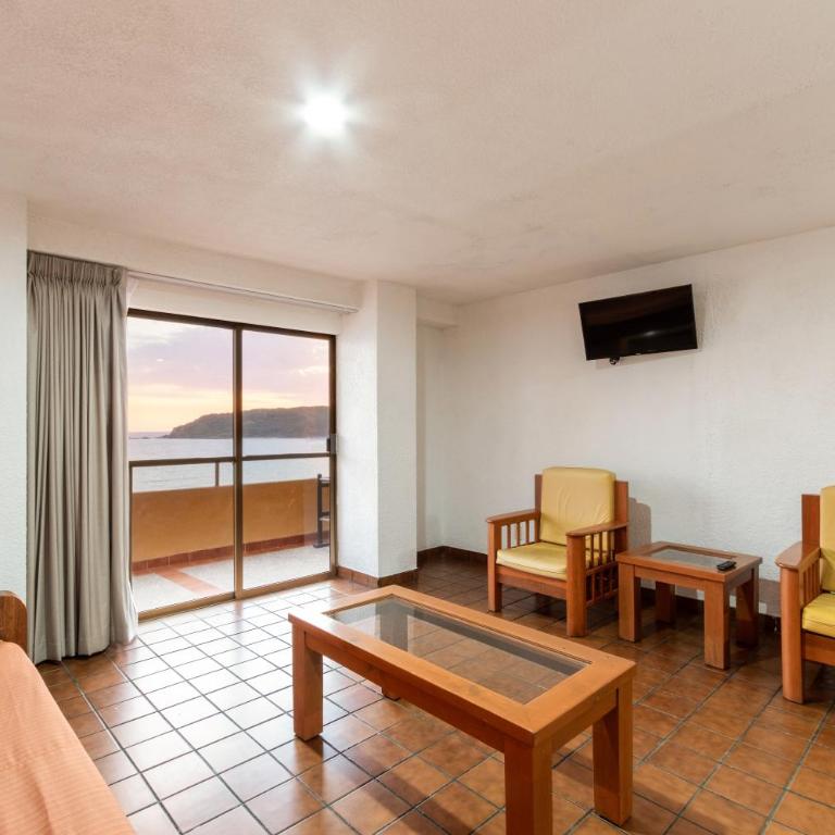 Costa de Oro Beach Hotel - Two-Bedroom Suite - 1